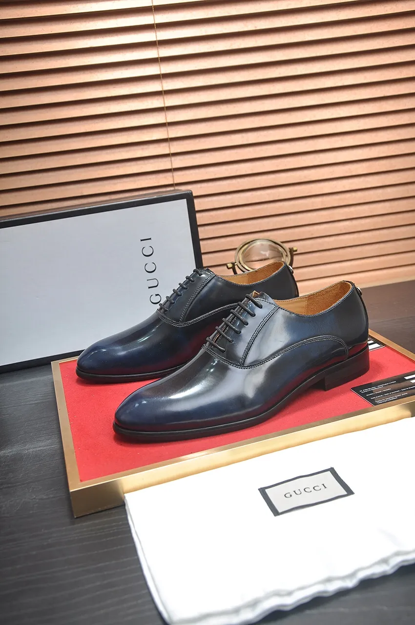 Men's shoes💰500💶Italy's top luxury men's shoe giant (GUCCI) (Gucci) (full cowhide lining) new arrival🍃Original European style🔰 Pleasant to the eye😍In order to make the shoes more durable and non-deformable🌀The production continues to follow traditional methods but there is still no lack of innovation💪Choose original sheepskin for the leather♻️ Smooth and natural And extra bright ⭐Made of imported cowhide, the first choice of rich people 38-45 (45 customized)